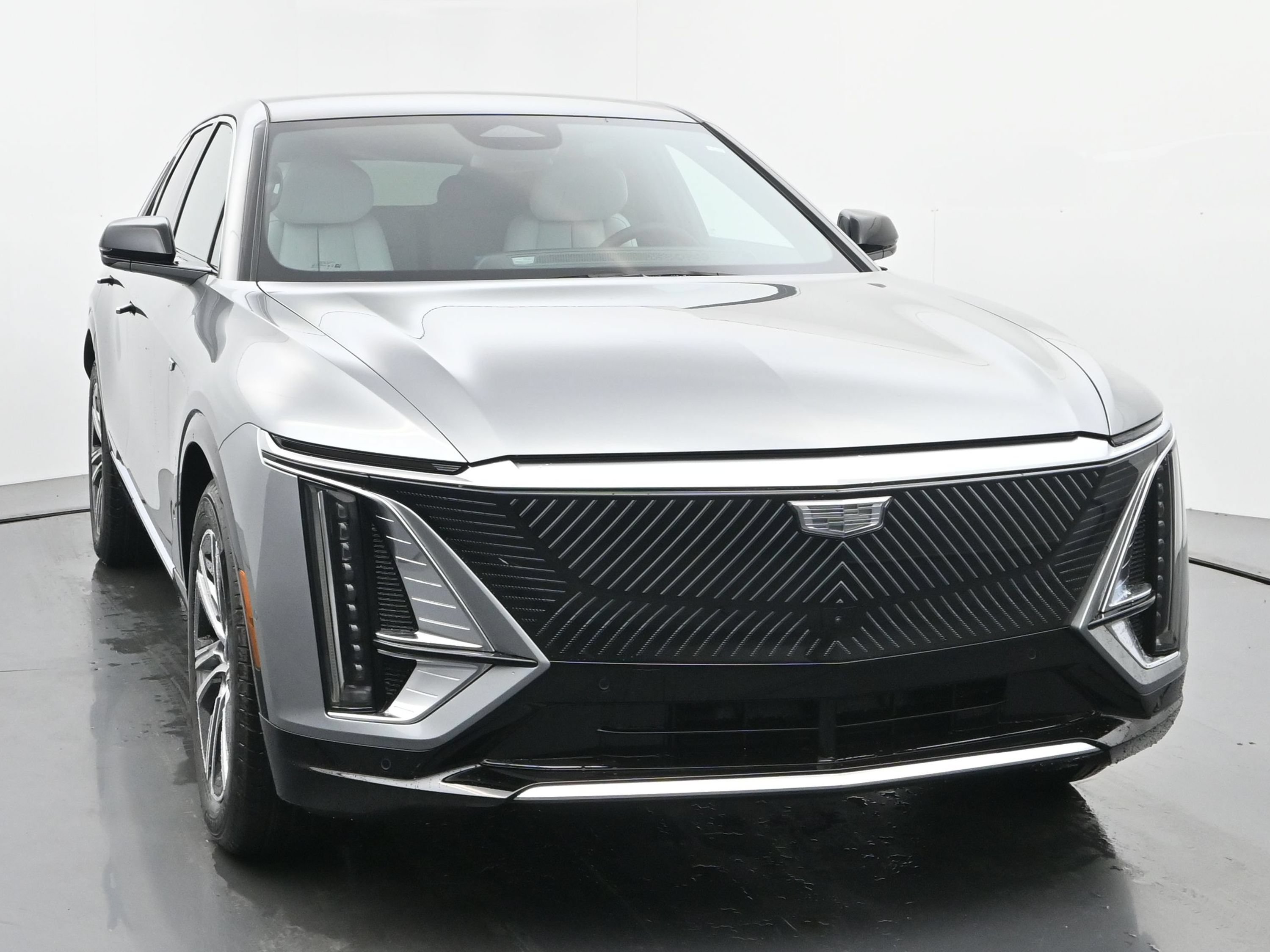 New 2026 Cadillac Lyriq Luxury w/ LPO, Floor Liner Package AWD/4WD image 8
