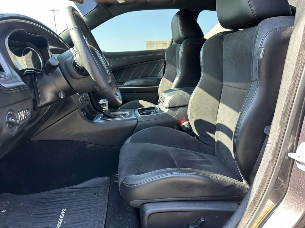 Used 2019 Dodge Charger R/T w/ Plus Group RWD image 8