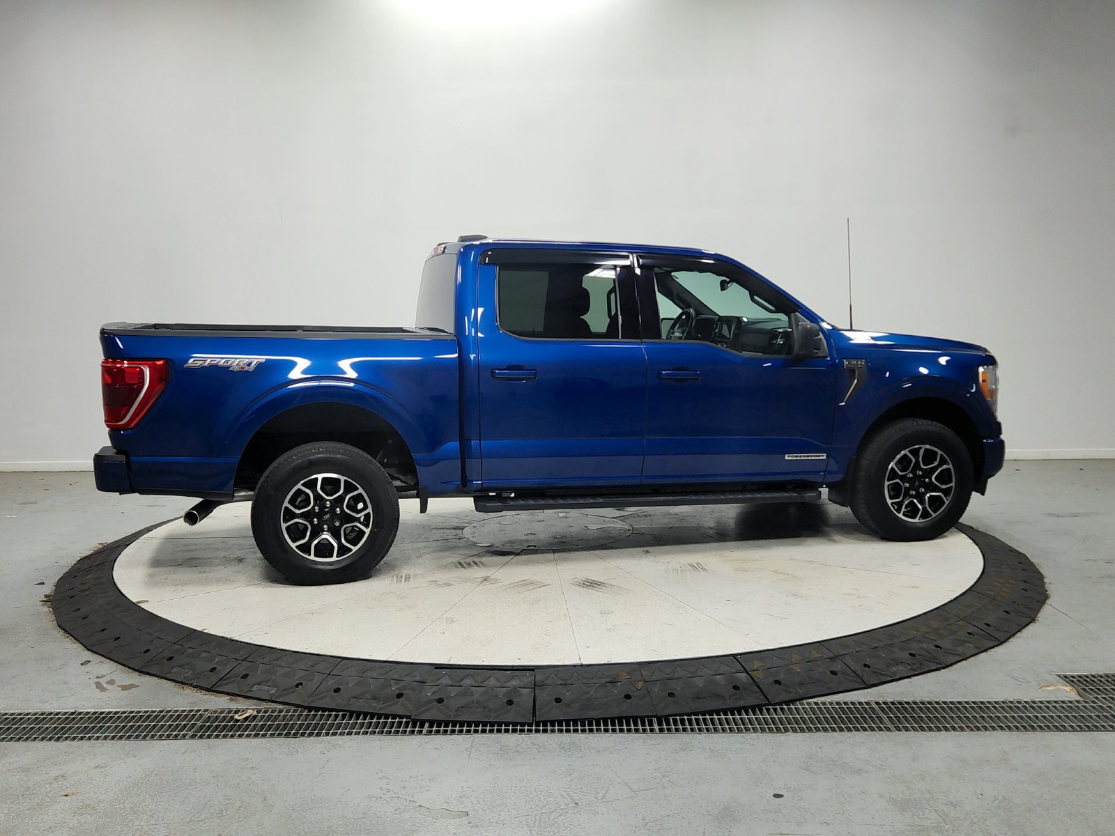 Used 2022 Ford F150 XLT w/ Equipment Group 301A Mid AWD/4WD image 9