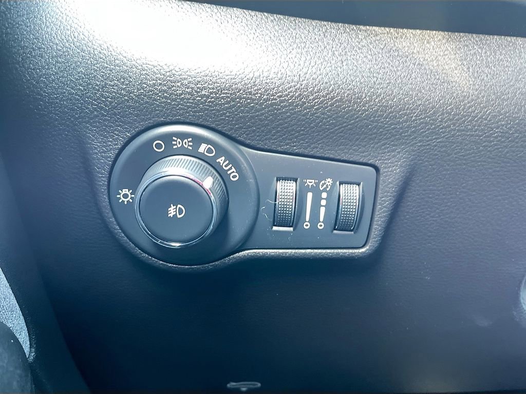 Used 2024 Jeep Compass Latitude AWD/4WD image 10