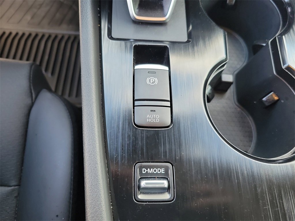 Used 2024 Nissan Rogue SV w/ SV Premium Package image 33