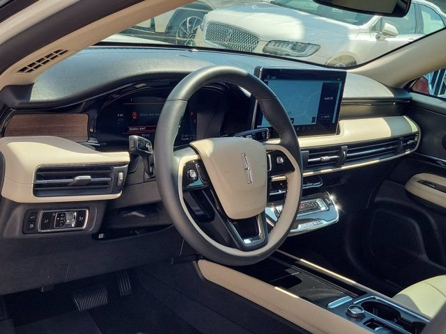 Certified 2025 Lincoln Corsair Grand Touring w/ Jet Appearance Package AWD/4WD image 6
