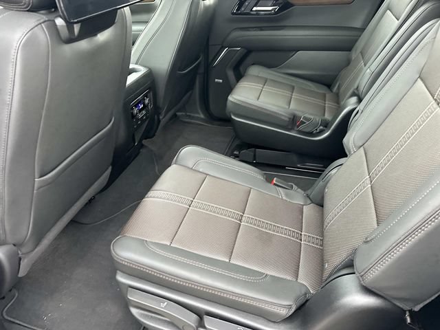 Certified 2026 Chevrolet Suburban High Country AWD/4WD image 28