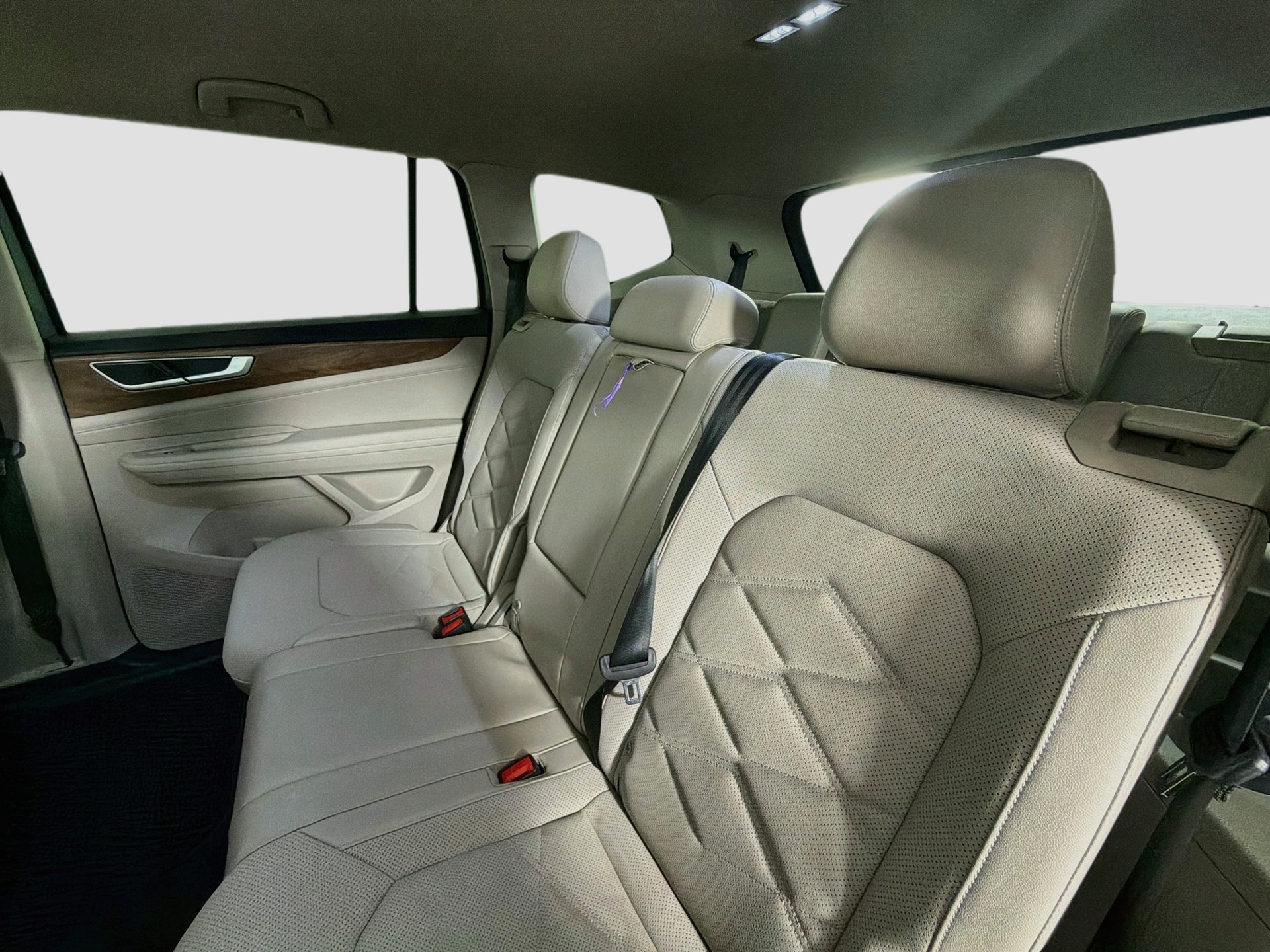 Certified 2024 Volkswagen Atlas SE FWD image 22