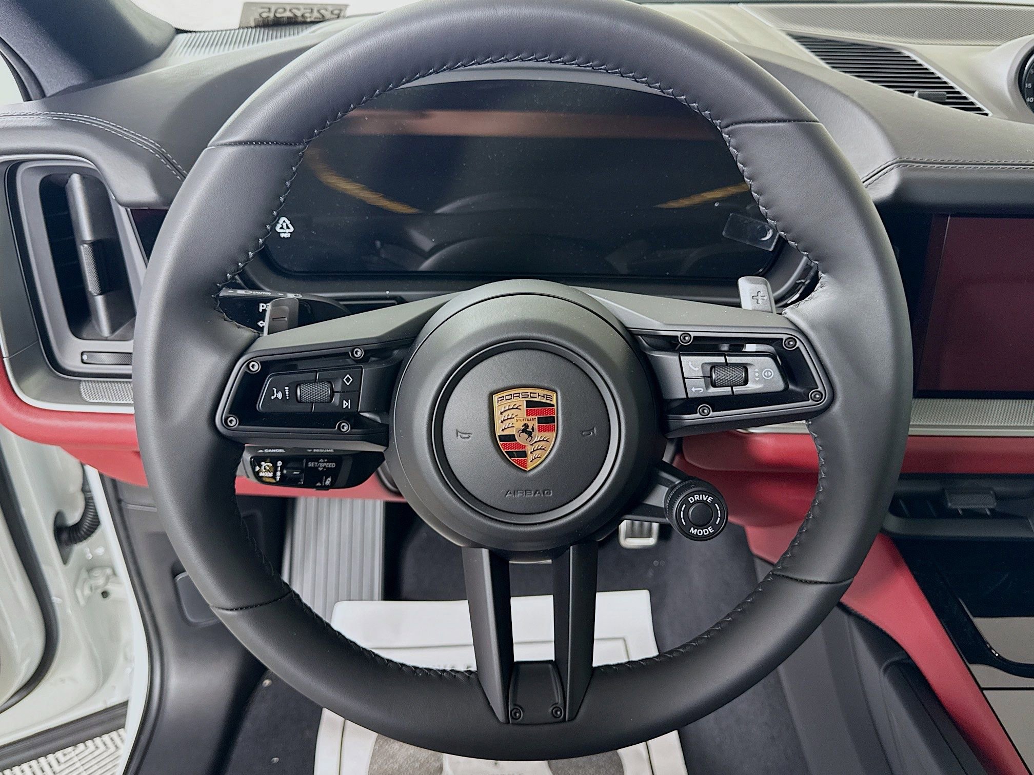 Certified 2025 Porsche Cayenne S image 15