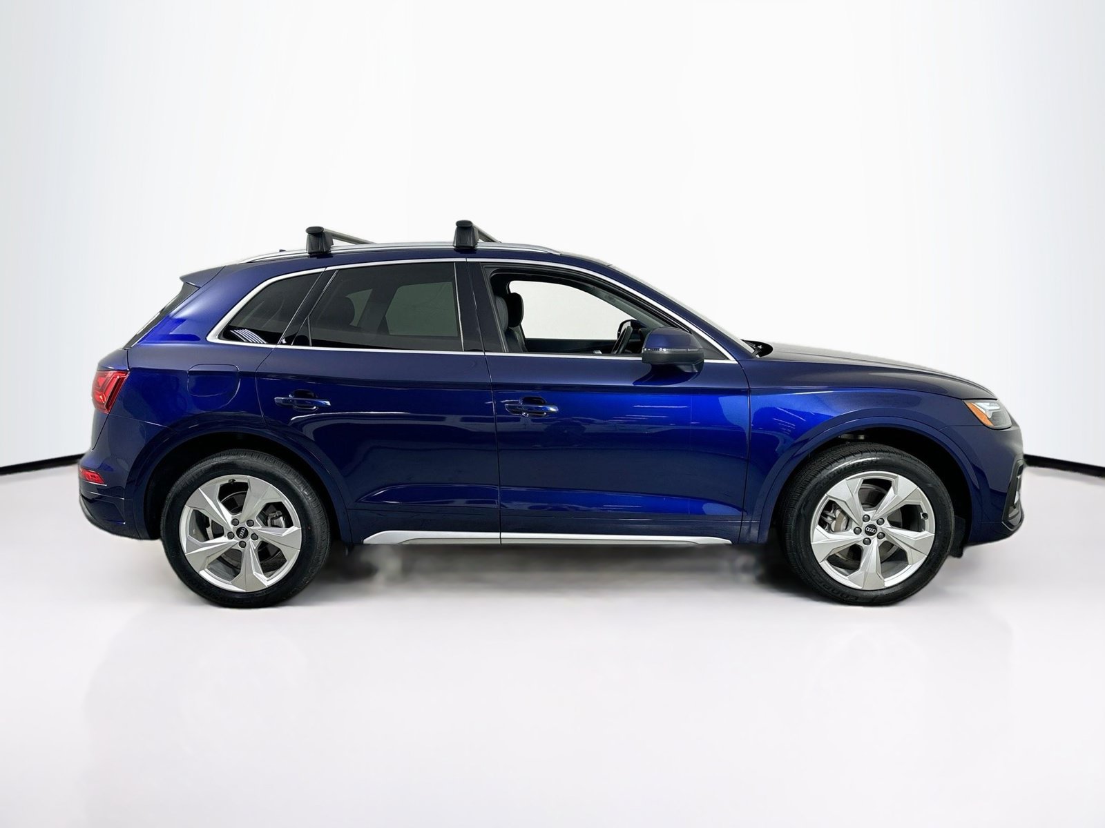 Used 2021 Audi Q5 2.0T Premium Plus w/ Premium Plus Package AWD/4WD image 4