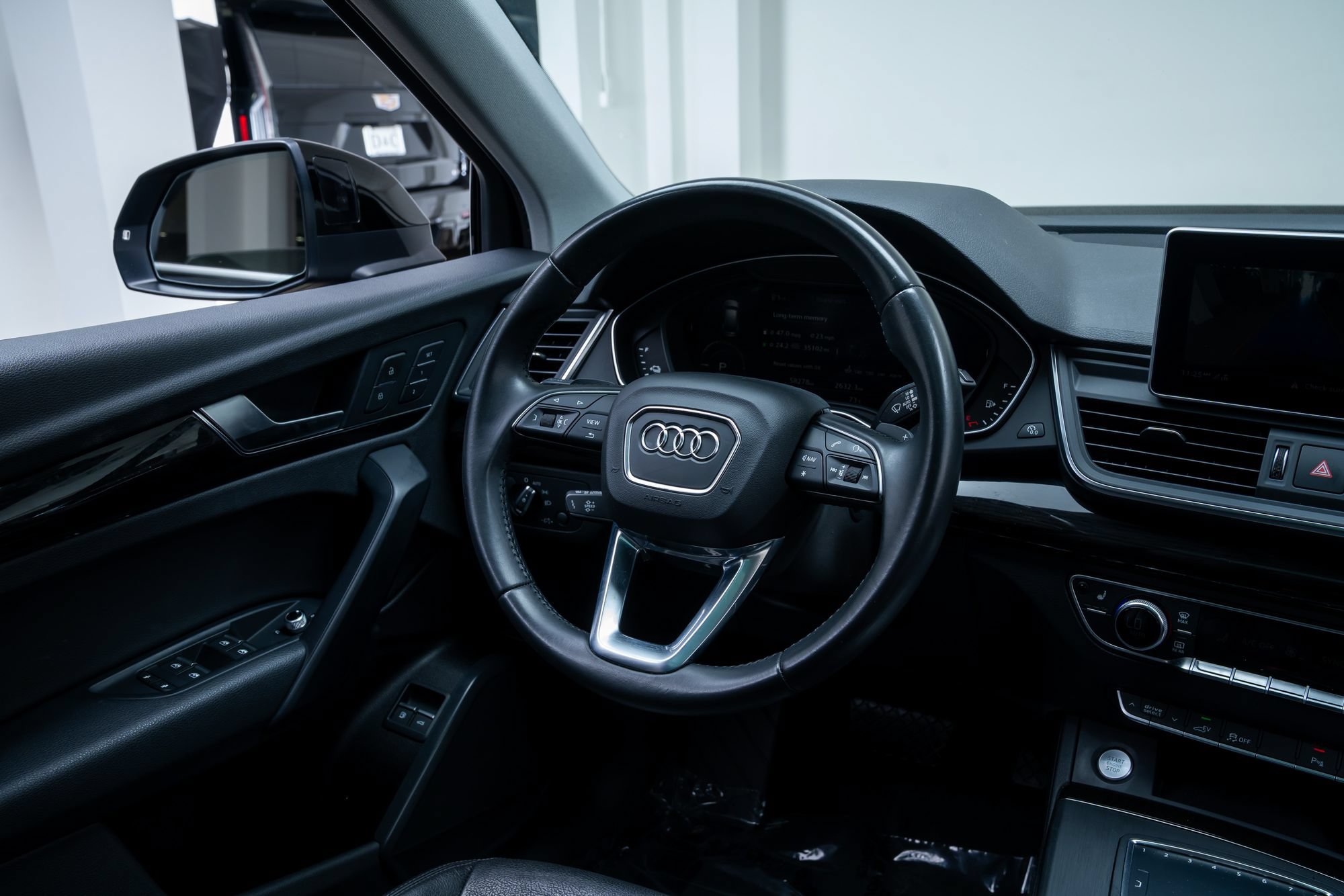 Used 2020 Audi Q5 e Premium w/ Convenience Package AWD/4WD image 10