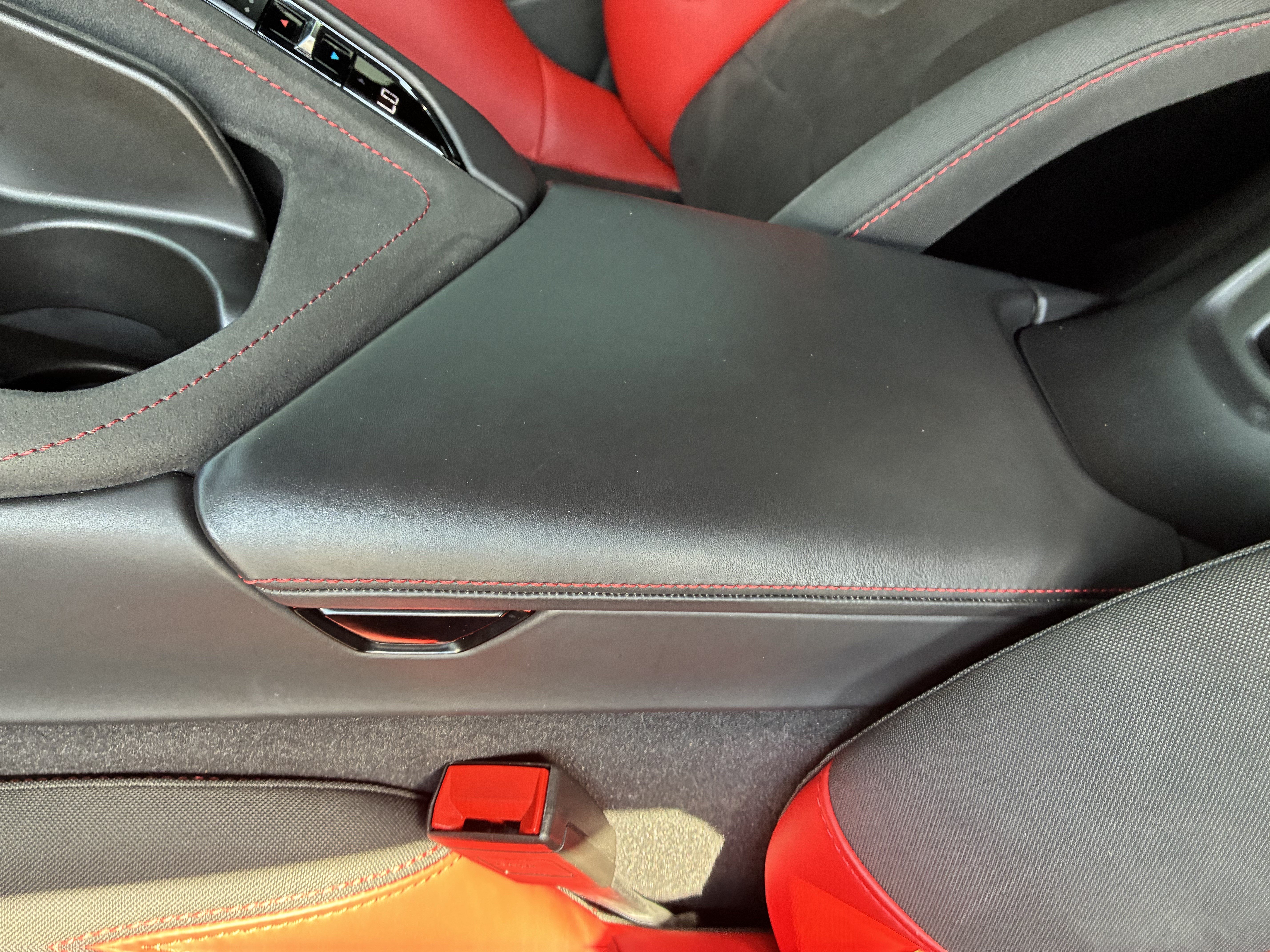 Used 2021 Chevrolet Corvette Stingray Premium Conv w/ Z51 Performance Package RWD image 32