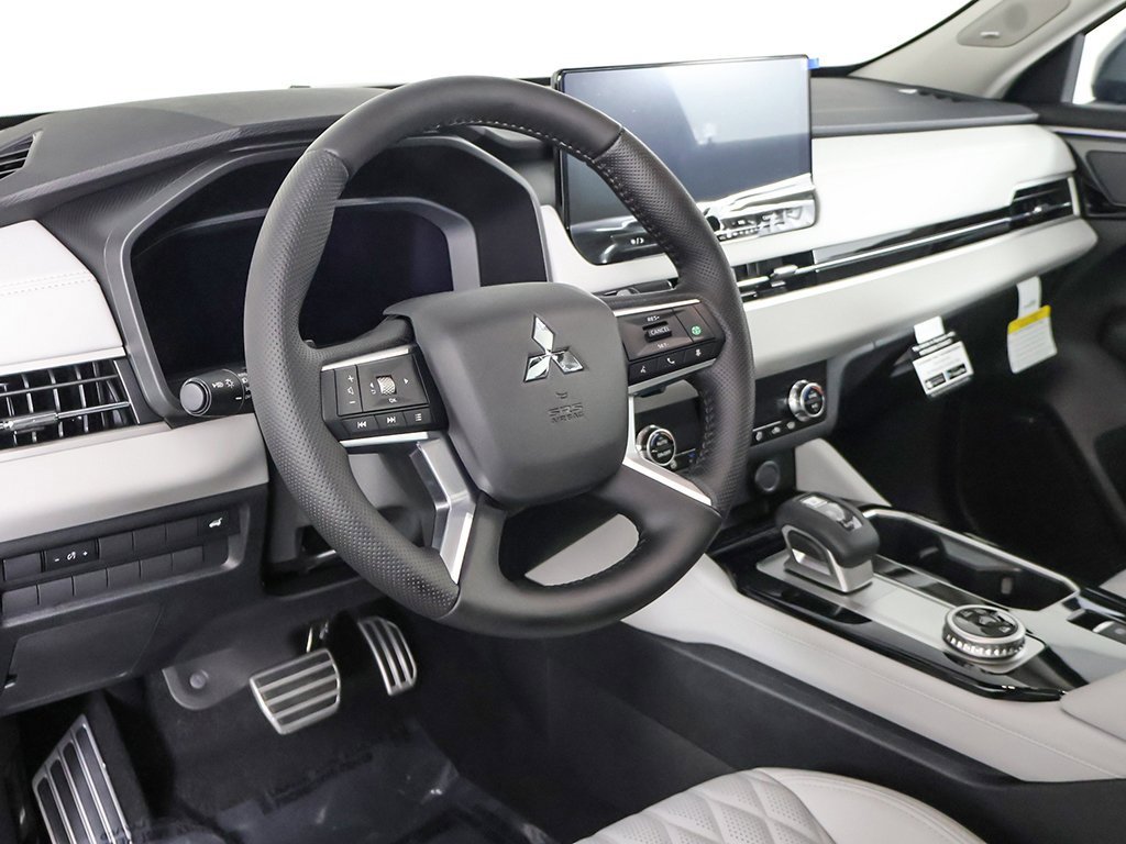 New 2025 Mitsubishi Outlander SEL image 31