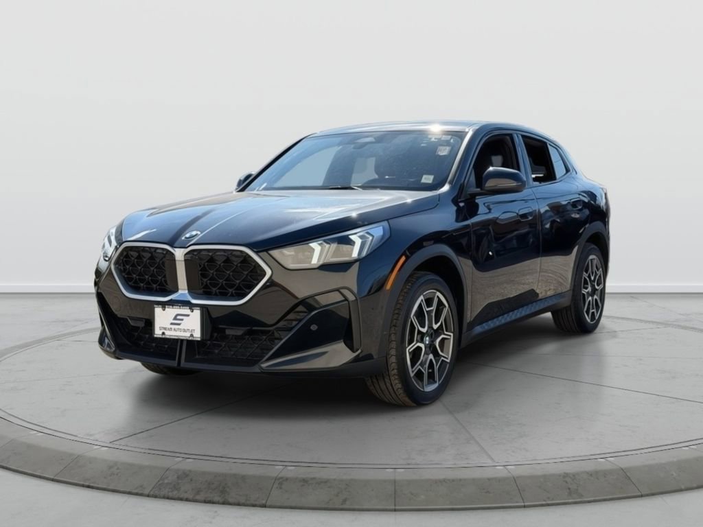 Used 2026 BMW X2 xDrive28i AWD/4WD image 3