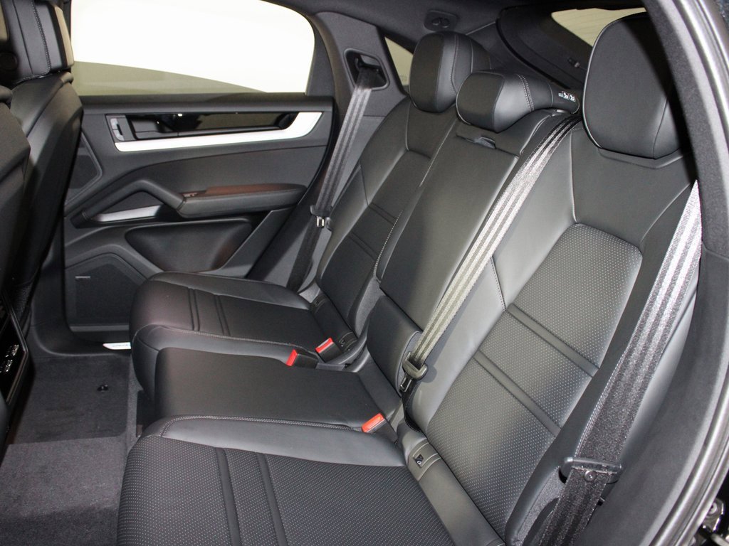 New 2026 Porsche Cayenne Coupe image 33