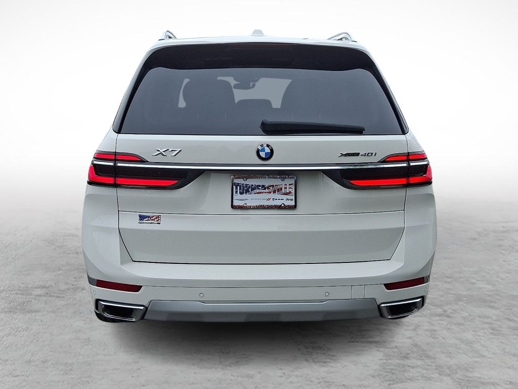 Used 2025 BMW X7 xDrive40i w/ Premium Package AWD/4WD image 4