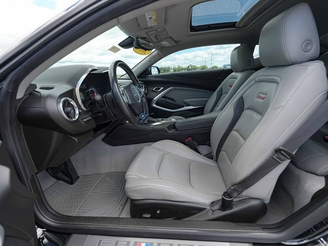 Used 2019 Chevrolet Camaro SS RWD image 17