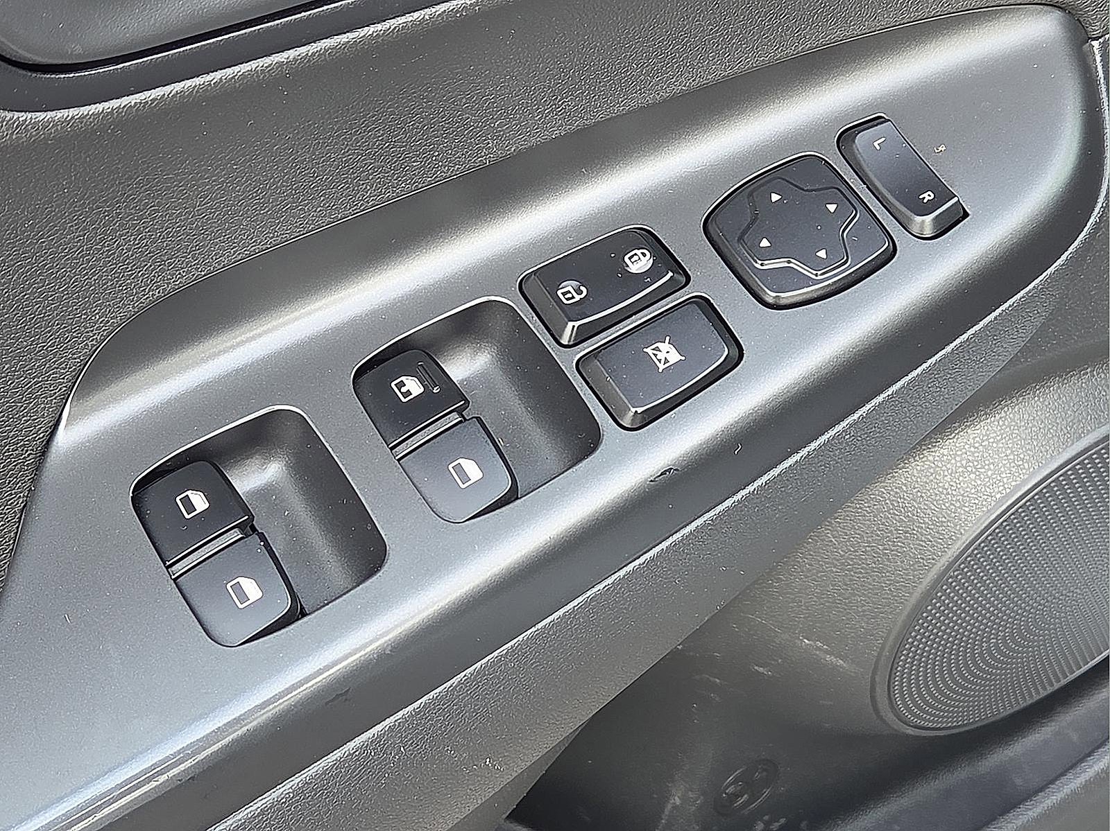 Used 2020 Hyundai Kona SE image 13