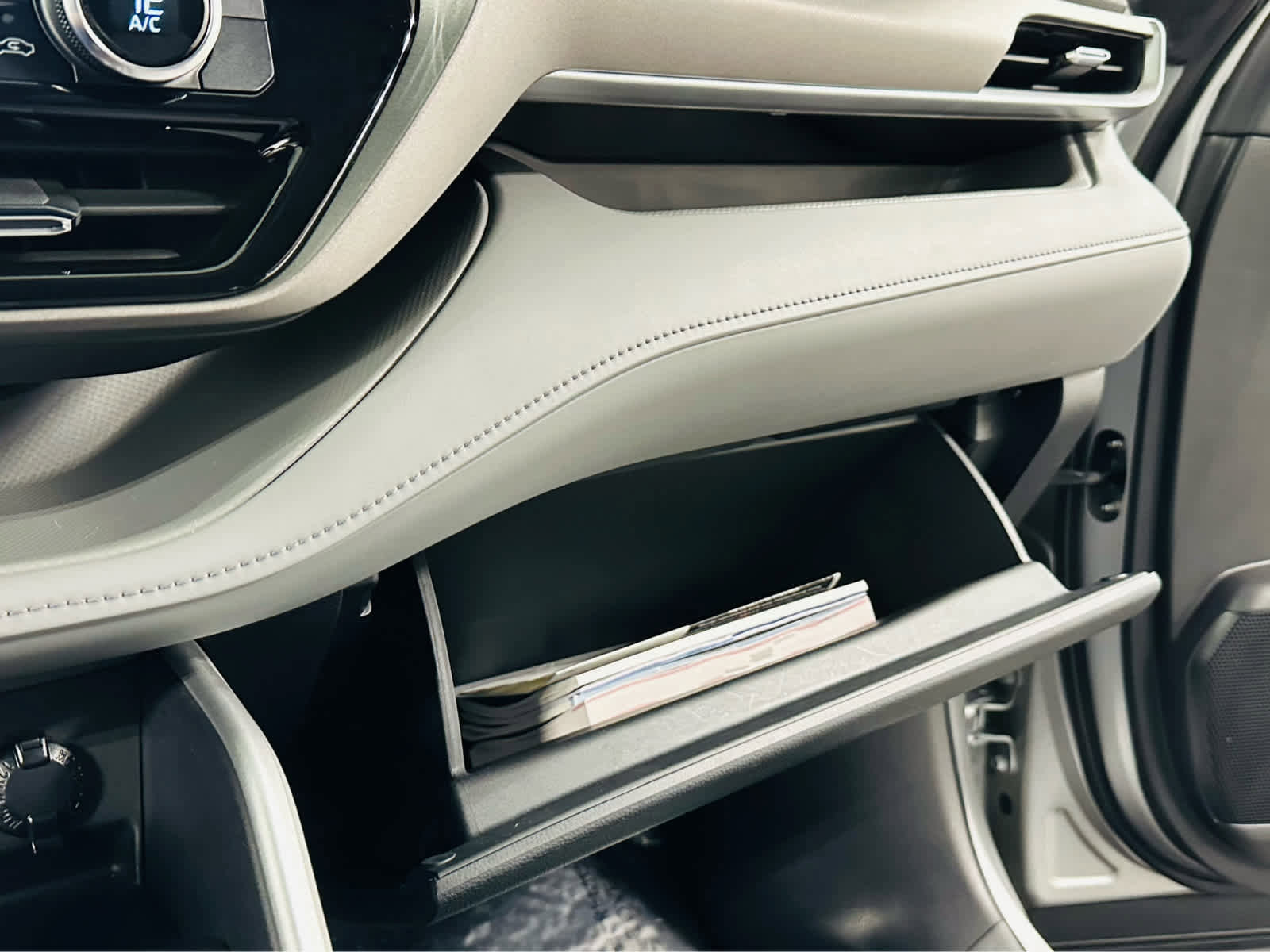 Certified 2023 Toyota Highlander LE image 18