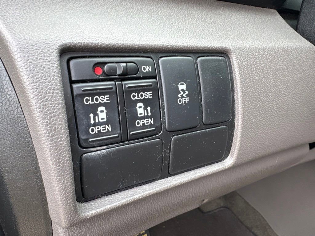 Used 2016 Honda Odyssey SE image 18