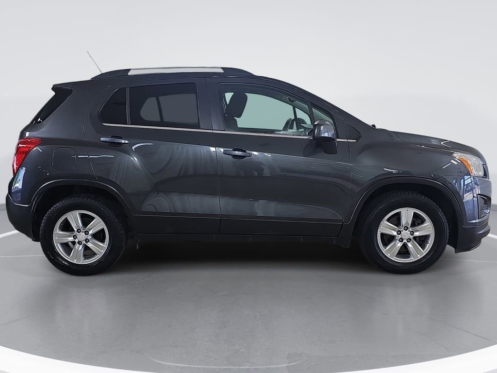 Used 2016 Chevrolet Trax LT w/ LPO, Protection Package FWD image 2