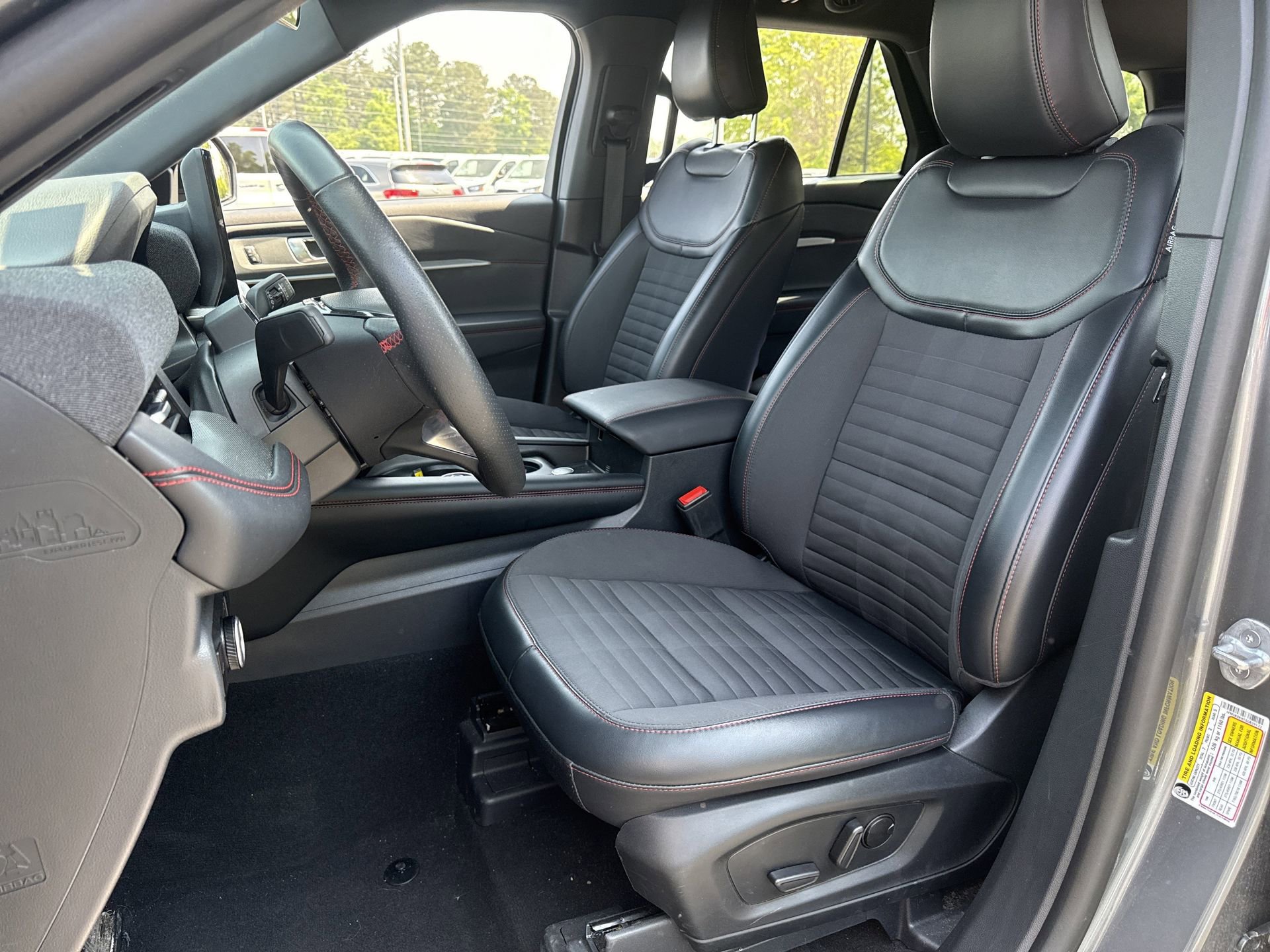Certified 2025 Ford Explorer ST-Line w/ ST-Line Street Pack AWD/4WD image 14