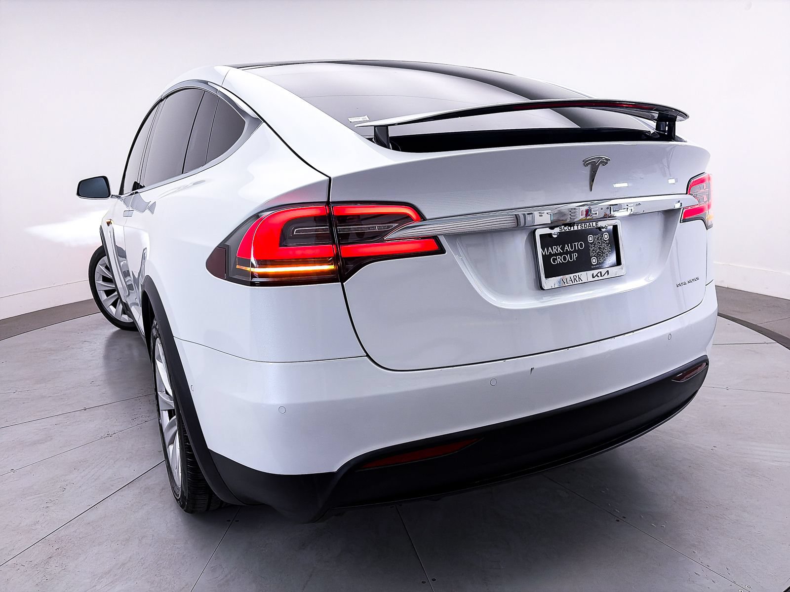 Used 2020 Tesla Model X Long Range AWD/4WD image 8