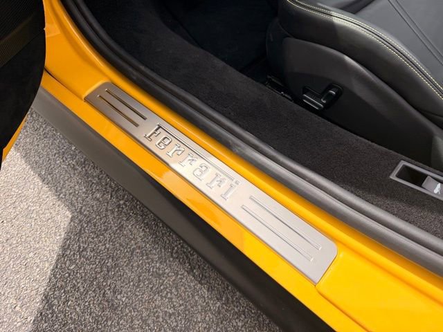 Used 2022 Ferrari SF90 Spider AWD/4WD image 26