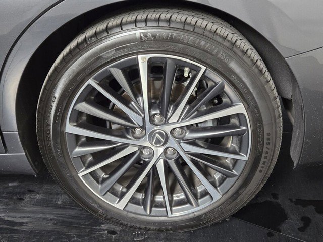 Certified 2025 Lexus ES 300h w/ Premium Package image 11