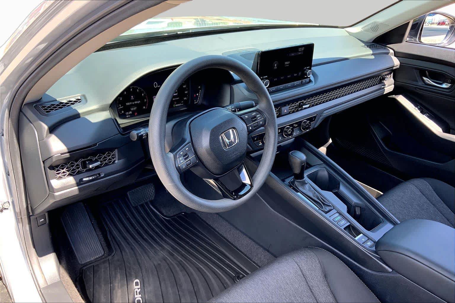 Used 2025 Honda Accord SE image 18