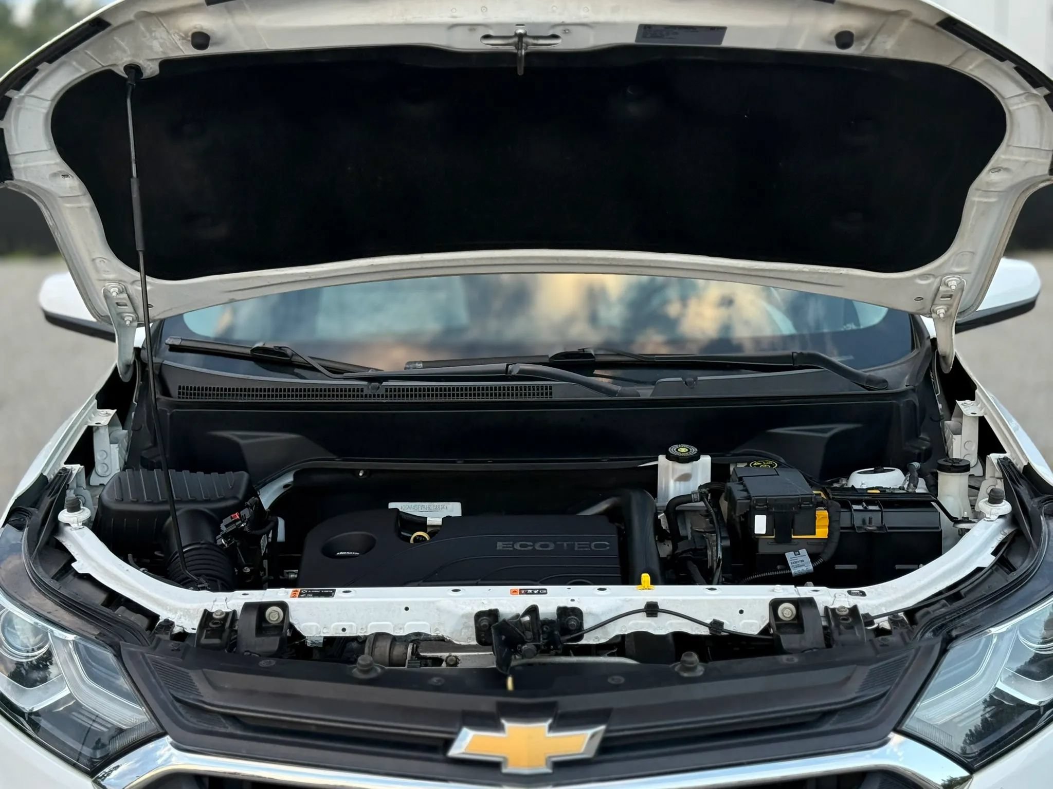 Used 2018 Chevrolet Equinox LT w/ LPO, Cargo Package AWD/4WD image 28