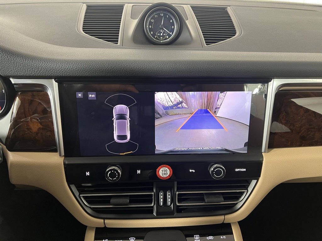 Certified 2025 Porsche Macan image 29