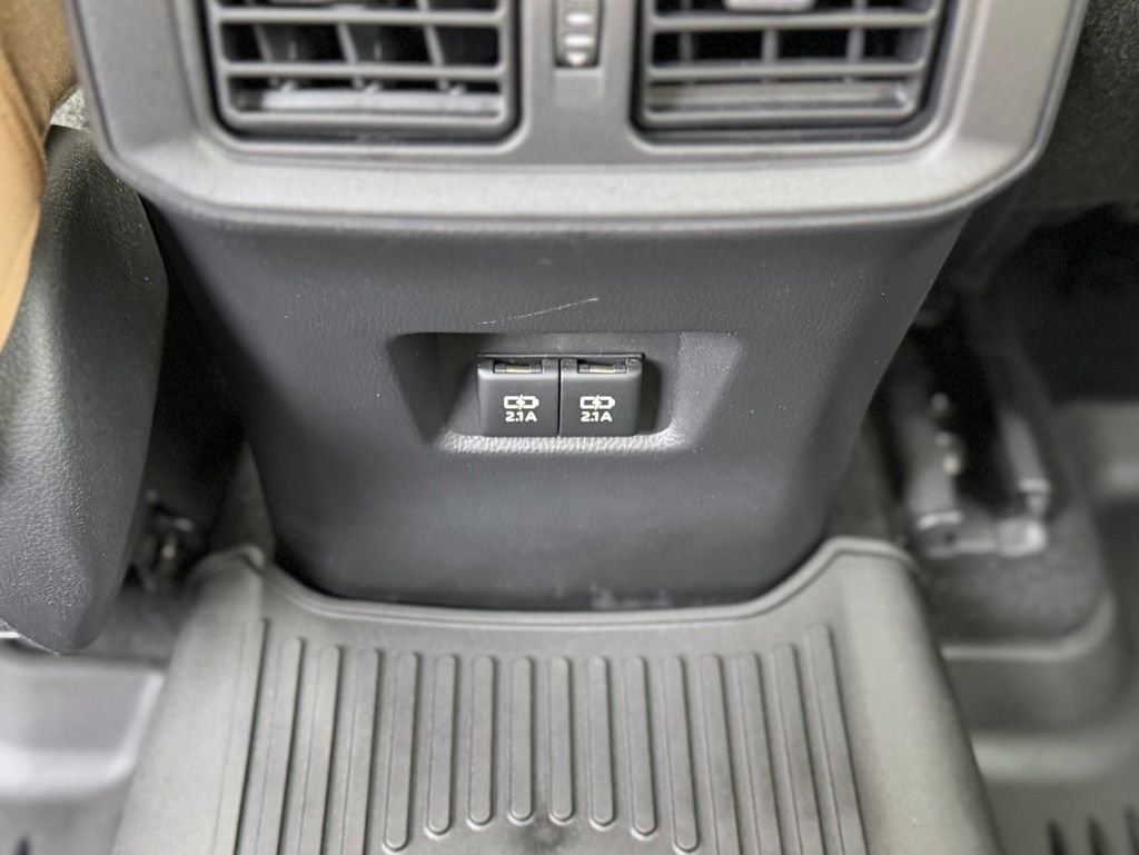 Used 2021 Toyota RAV4 XLE image 9