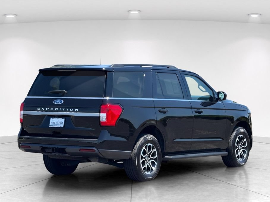 Used 2024 Ford Expedition XLT AWD/4WD image 4