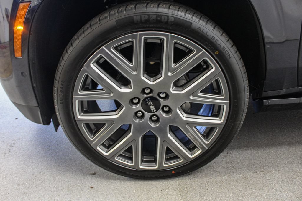 Used 2025 GMC Yukon XL Denali Ultimate AWD/4WD image 18