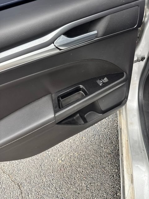 Used 2016 Ford Fusion Titanium FWD image 12