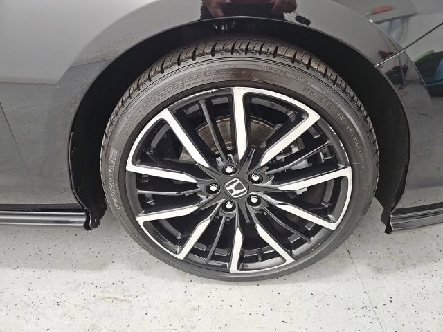 Used 2023 Honda Accord Touring image 8