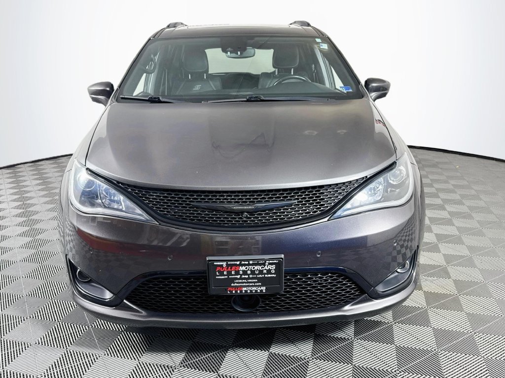Used 2020 Chrysler Pacifica Touring-L Plus w/ Advanced Safetytec Group FWD image 1