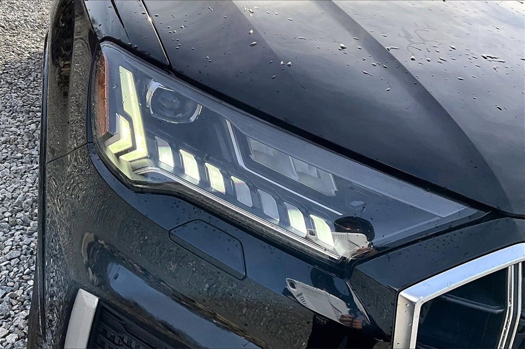 Used 2022 Audi SQ7 Premium Plus w/ SQ7 Executive Package image 28