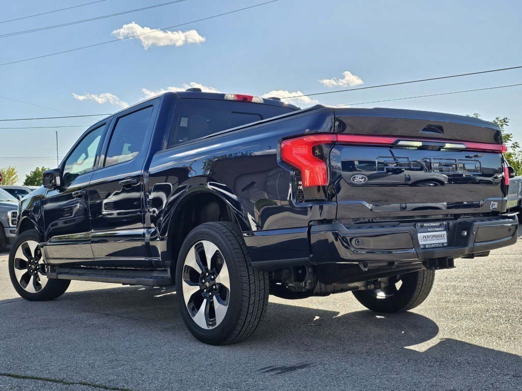 Used 2024 Ford F150 Lightning Platinum AWD/4WD image 18