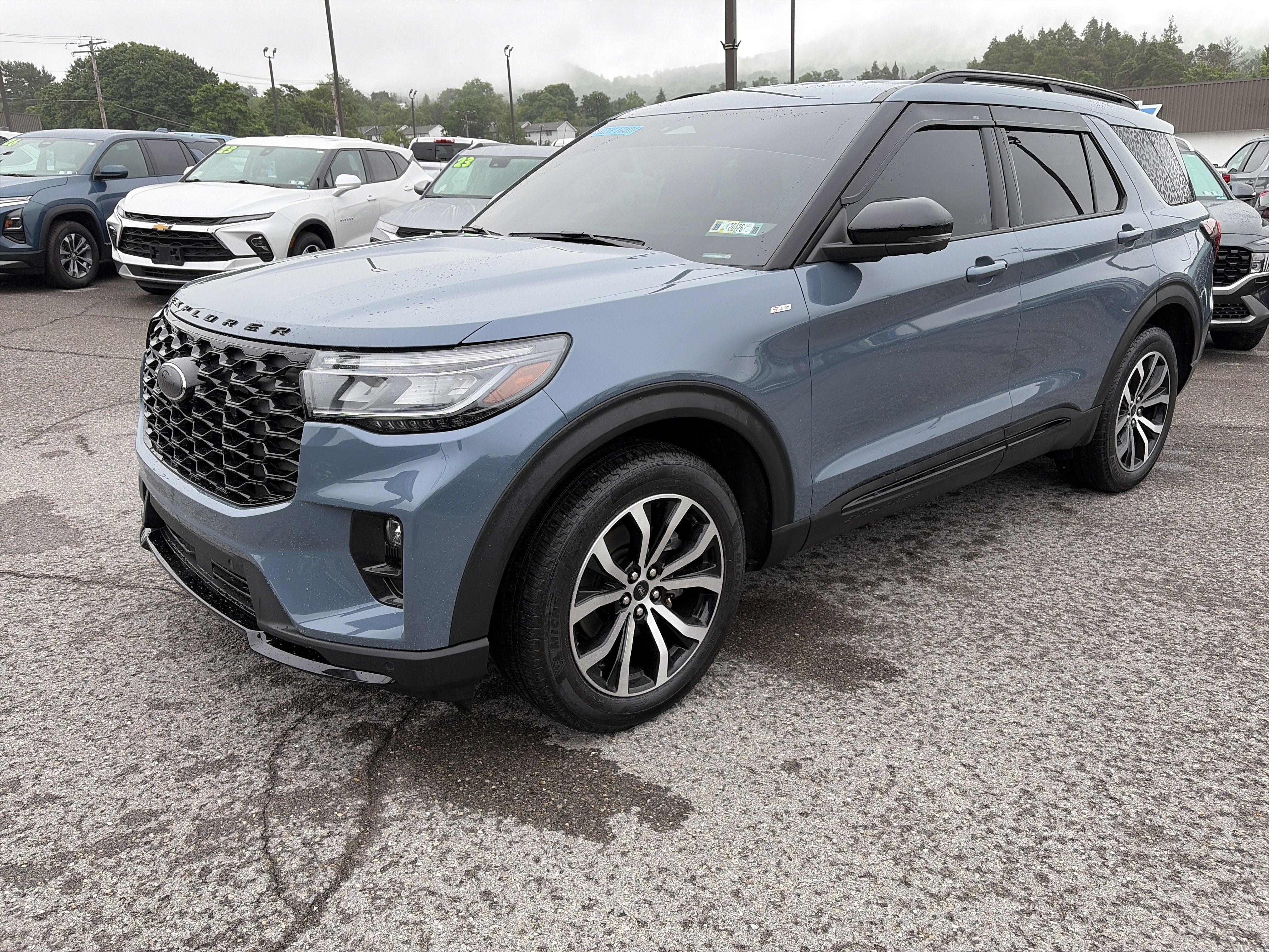 Used 2025 Ford Explorer ST-Line AWD/4WD image 7