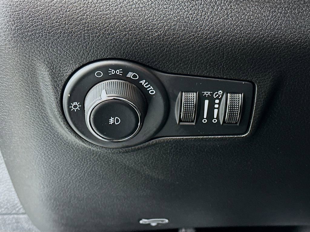 Certified 2024 Jeep Compass Limited image 17