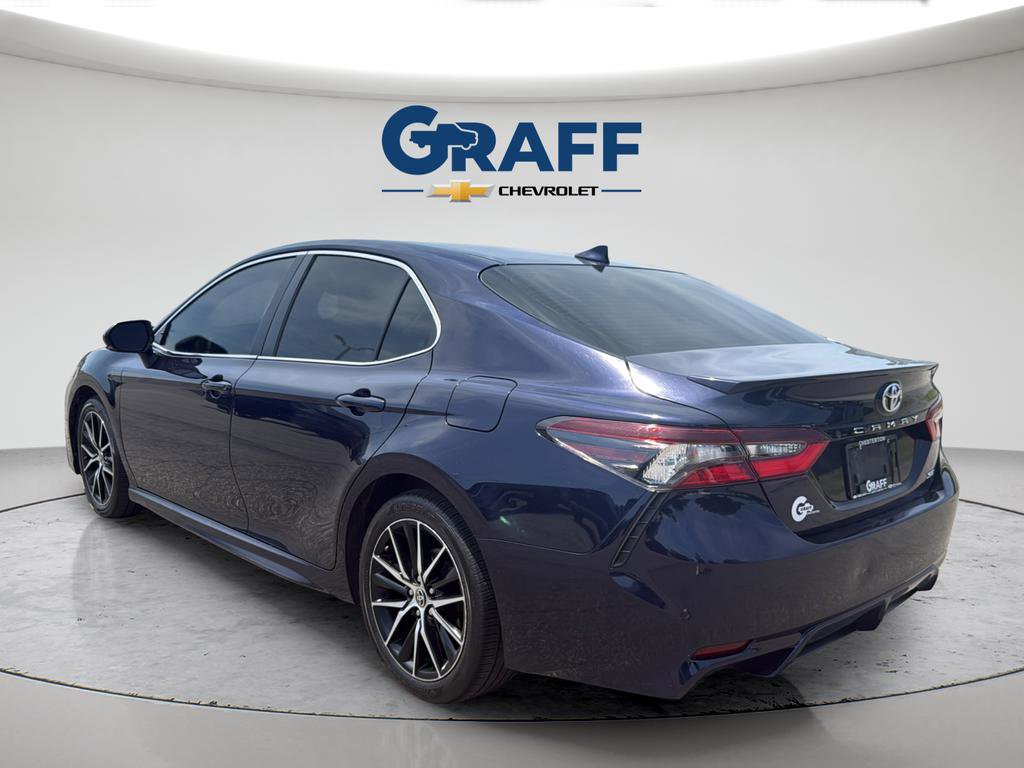 Used 2021 Toyota Camry SE w/ Cold Weather Package FWD image 5