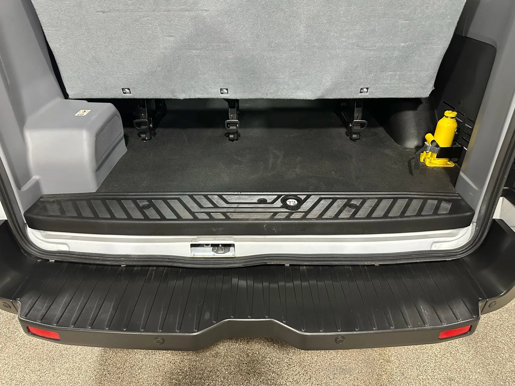 Used 2019 Ford Transit 150 XL image 24