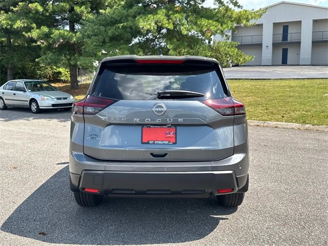 New 2026 Nissan Rogue S image 5