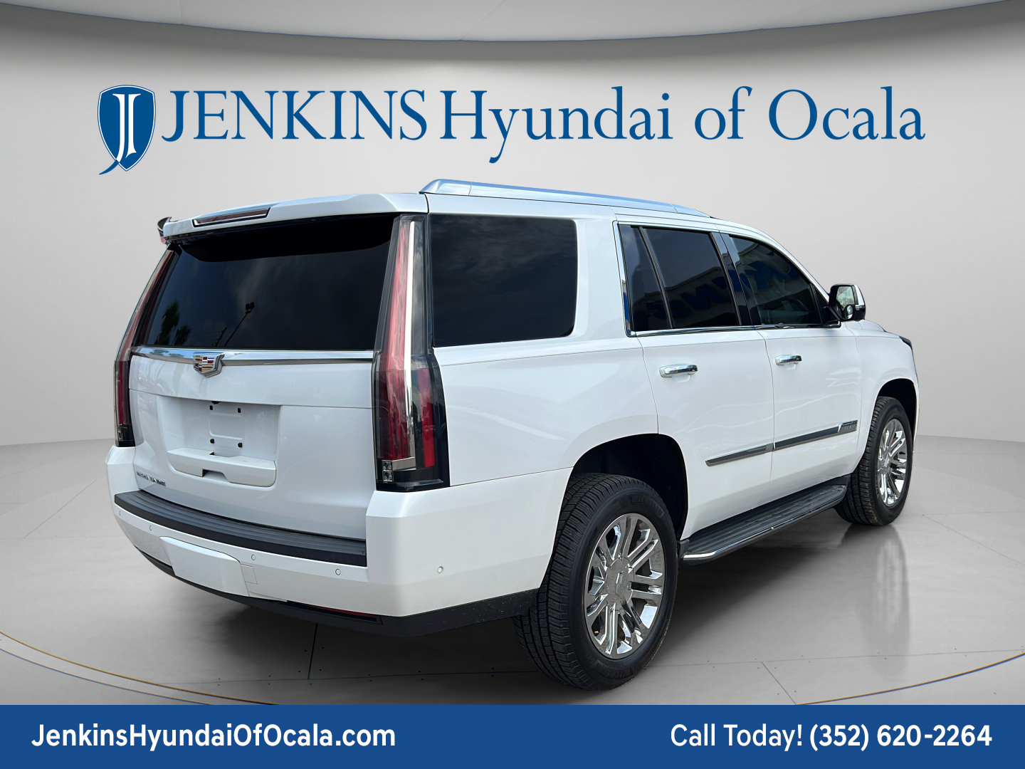 Used 2018 Cadillac Escalade 2WD image 3