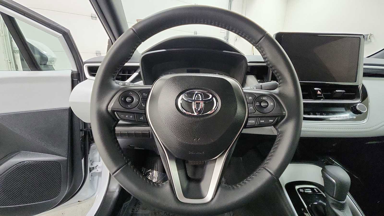 Certified 2025 Toyota Corolla SE FWD image 16