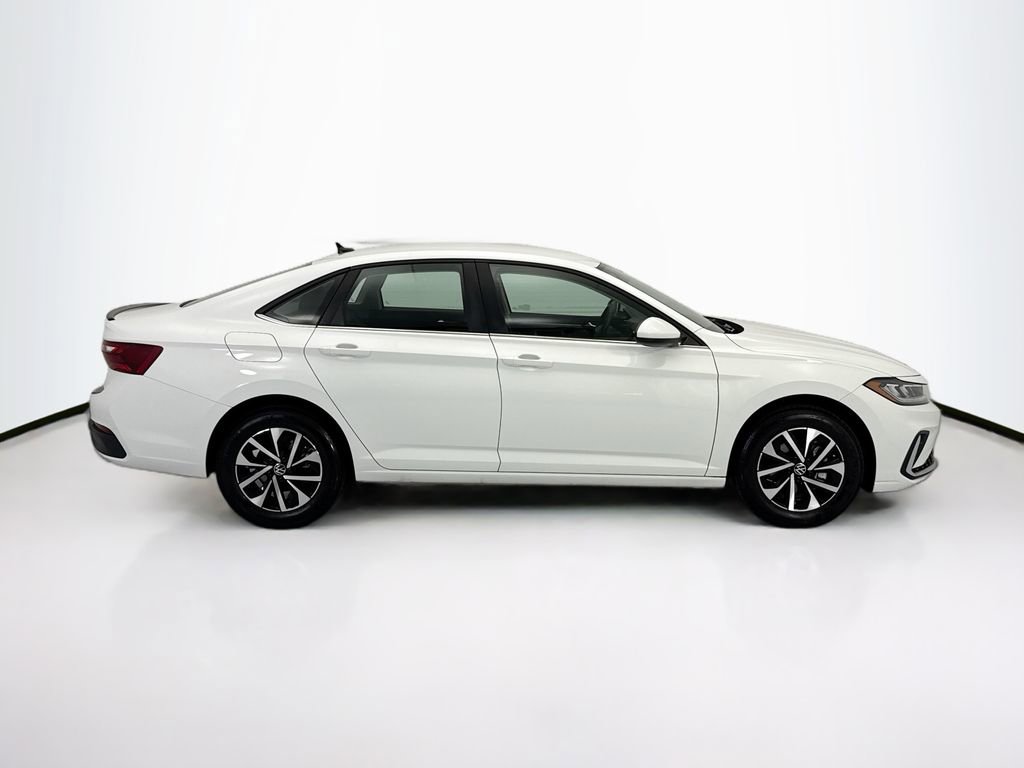 Used 2025 Volkswagen Jetta S image 4