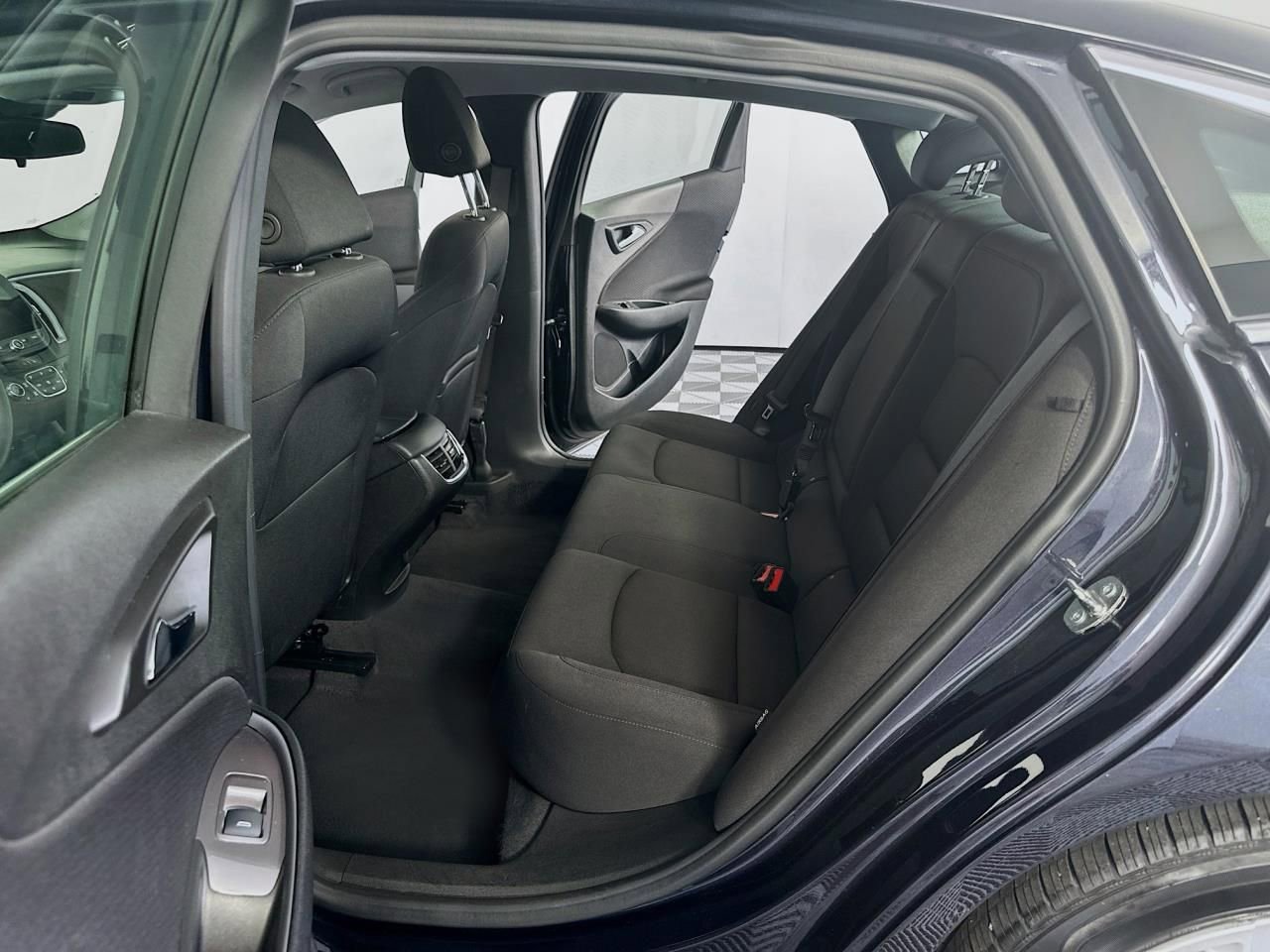 Used 2023 Chevrolet Malibu LT image 31