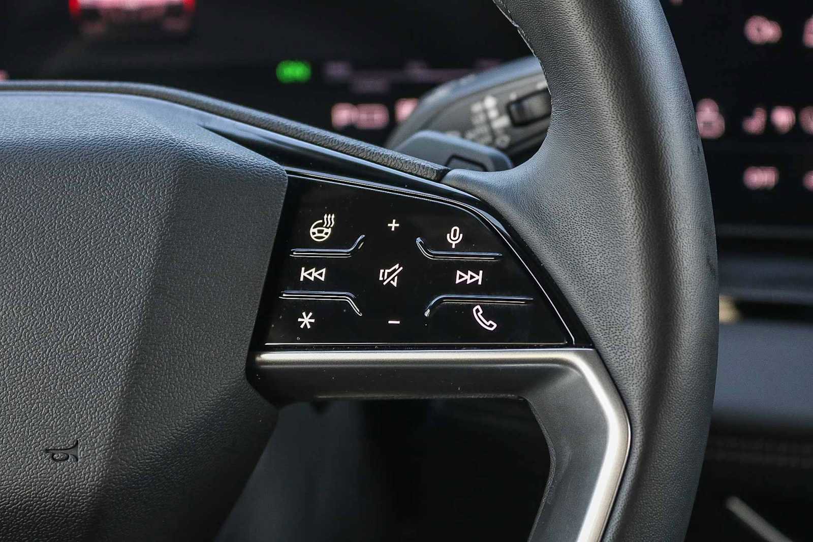 Used 2025 Audi Q6 e-tron Premium w/ Convenience Package image 19