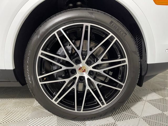 Used 2026 Porsche Cayenne Coupe image 19