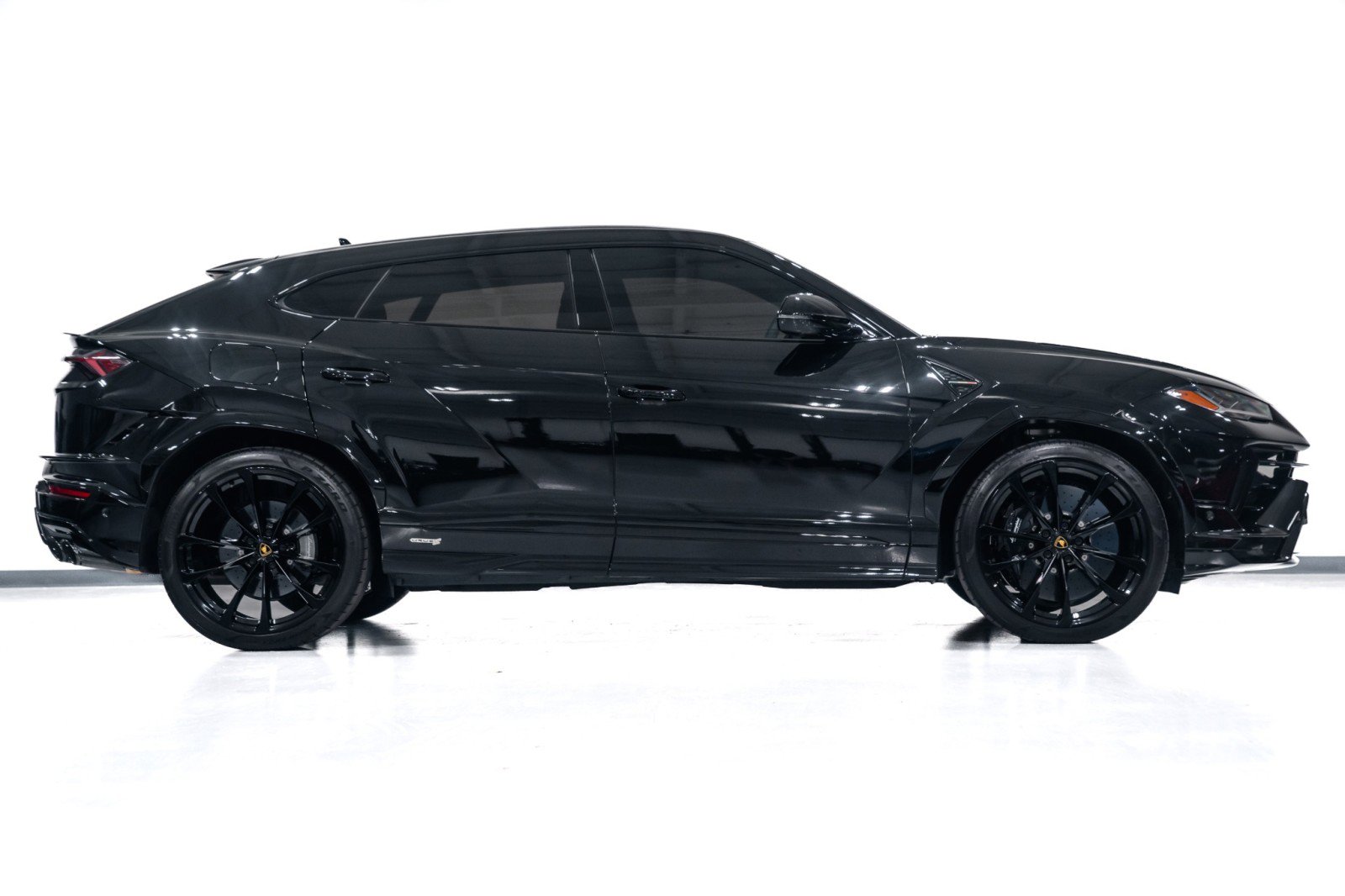 Used 2024 Lamborghini Urus S image 9