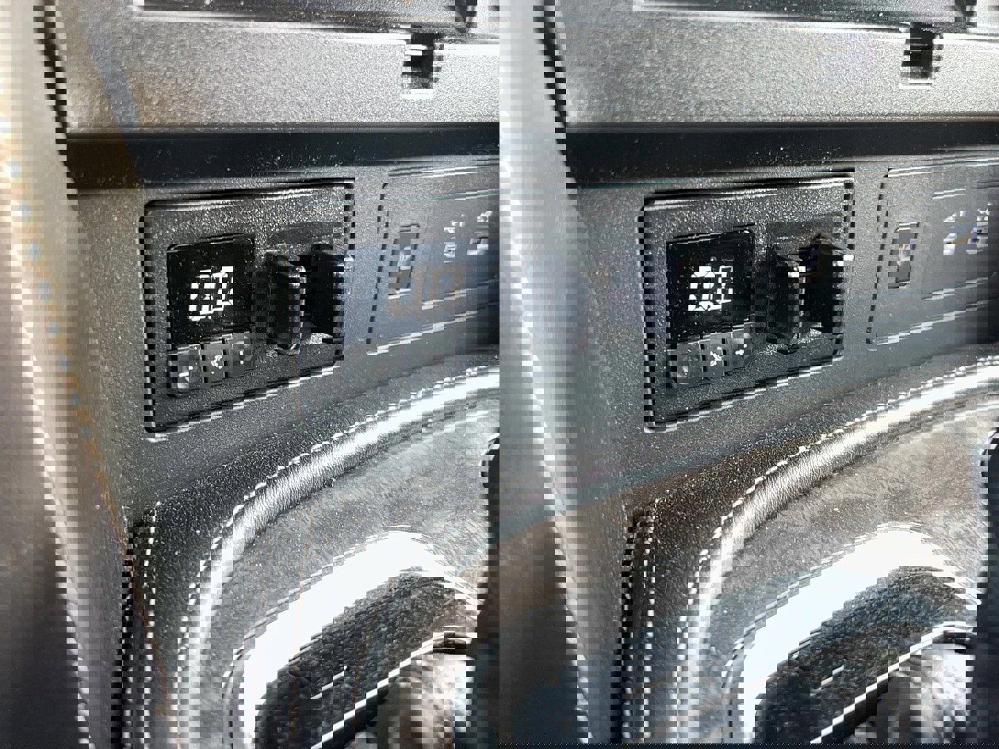 Used 2023 Nissan Armada Platinum w/ Captain's Chairs Package image 22