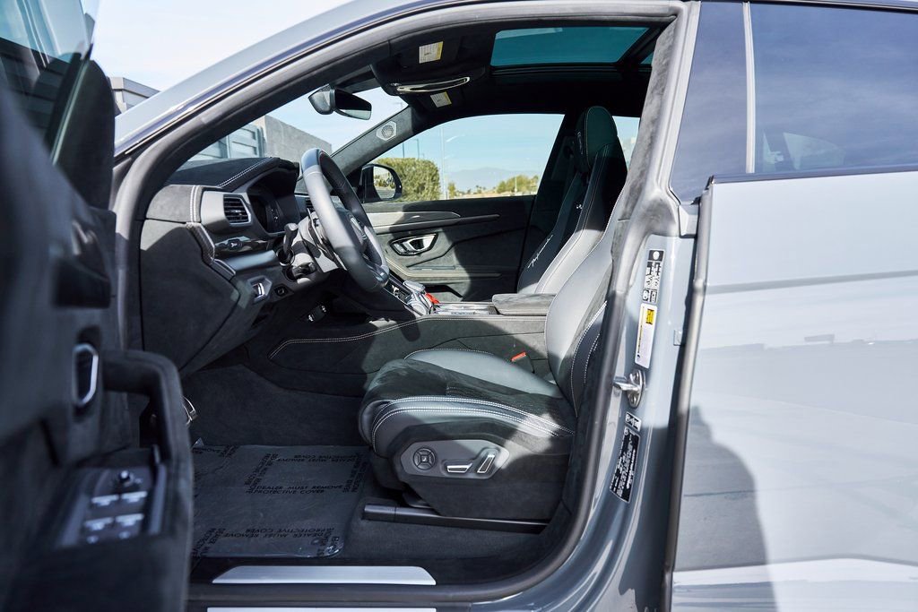 Used 2024 Lamborghini Urus Performante image 38